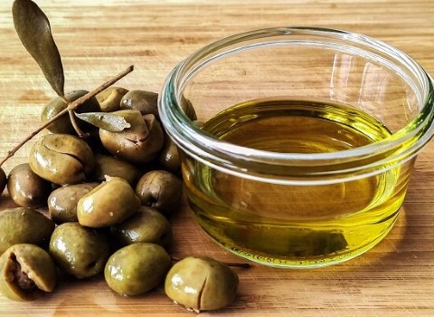 تصویر 3 از قیمت خرید روغن زیتون اصل + فروش ویژه