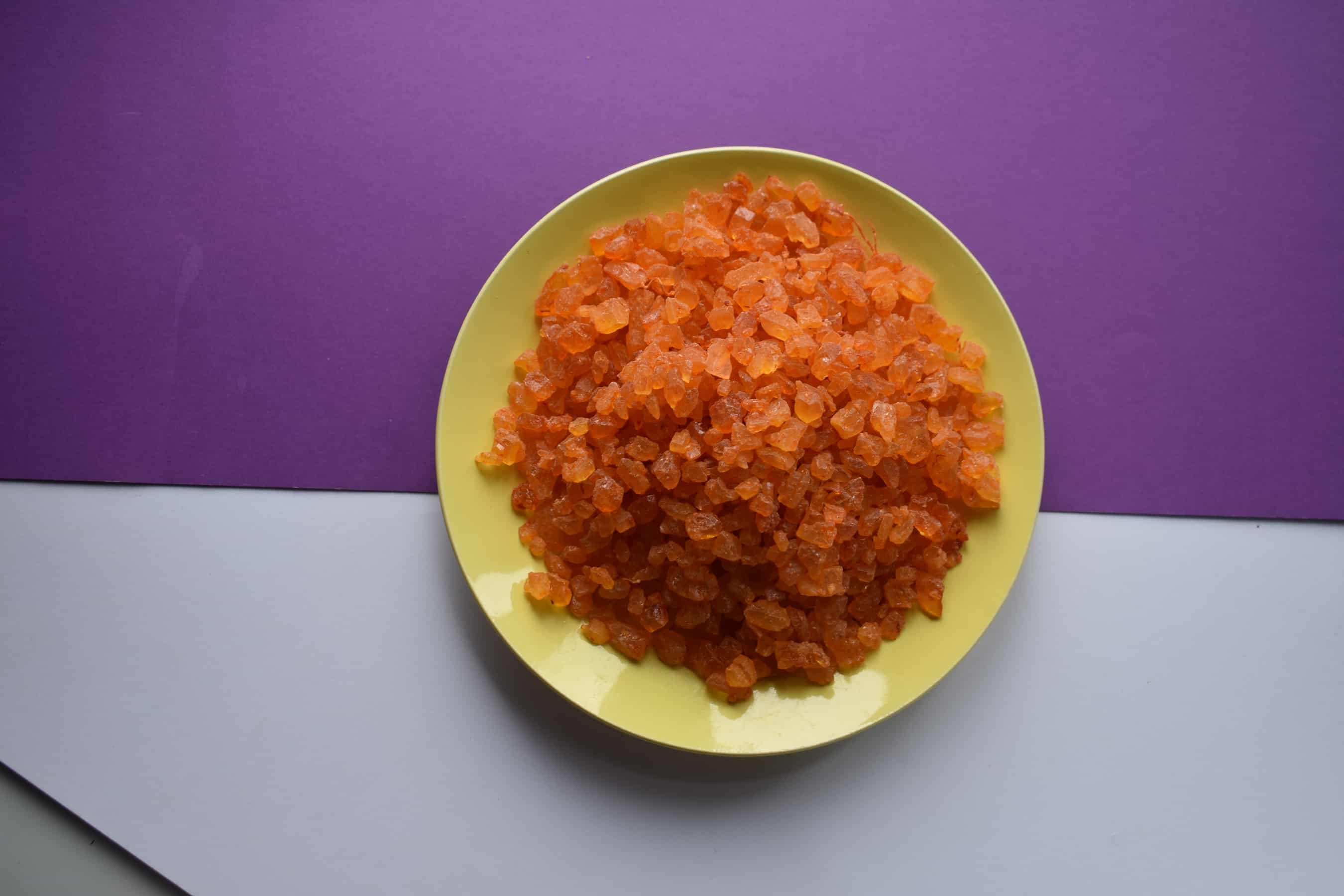 تصویر 1 از قیمت خرید خرده نبات زعفرانی + فروش ویژه