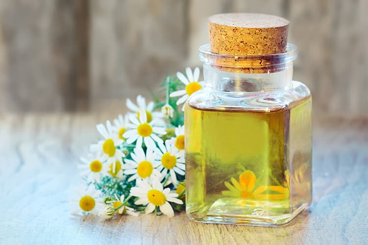 تصویر 2 از خرید عرق گیاهی بابونه + قیمت فروش استثنایی