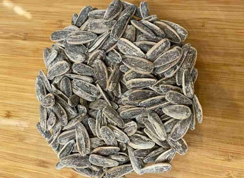 تصویر 1 از قیمت خرید تخمه سیاه شور عمده به صرفه و ارزان