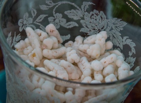 تصویر 4 از خرید نقل بید مشک مخصوص + قیمت فروش استثنایی
