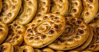 تصویر 4 از قیمت خرید کلوچه گردویی نظری + فروش ویژه