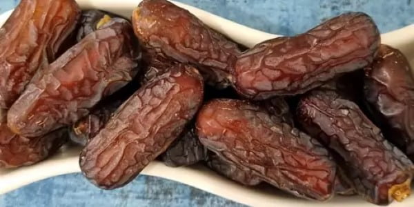 تصویر 3 از قیمت خرما پیارم درجه یک صادراتی + خرید باور نکردنی