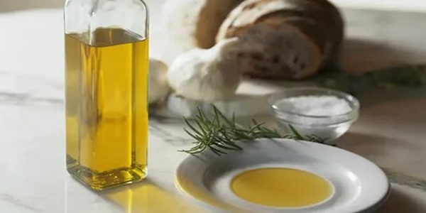 تصویر 2 از خرید و قیمت روغن زیتون اصل + فروش عمده