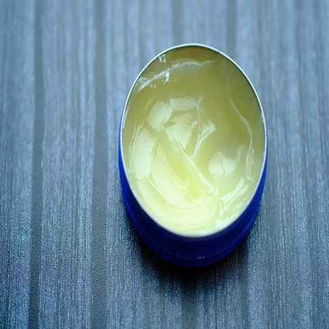 خرید وازلین بهداشتی معطر + قیمت فروش استثنایی
