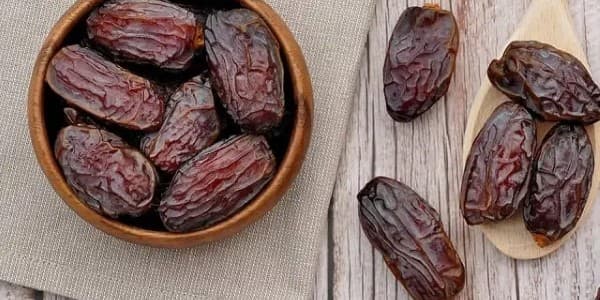 تصویر 5 از قیمت خرید خرما پیارم درجه یک صادراتی عمده به صرفه و ارزان