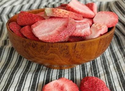 تصویر 5 از قیمت خرید توت فرنگی خشک پفکی + فروش ویژه