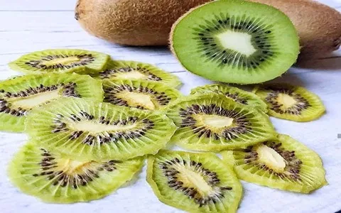 تصویر 5 از قیمت خرید کیوی خشک با پوست + فروش ویژه