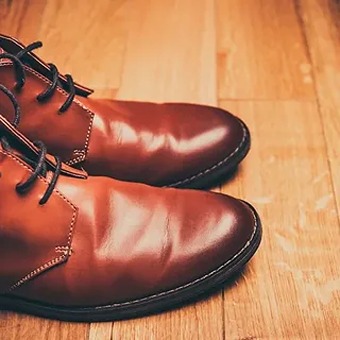 کفش چرم ترک دارای لایه داخلی نرم و مقاوم در برابر ساییدگی