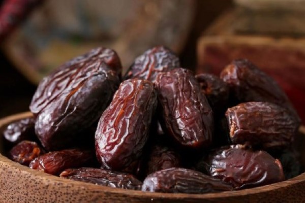 تصویر 3 از قیمت خرید خرما پیارم اصل + فروش ویژه