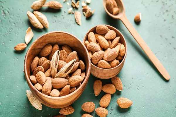 تصویر 3 از خرید و قیمت بادام مامایی درجه یک + فروش صادراتی