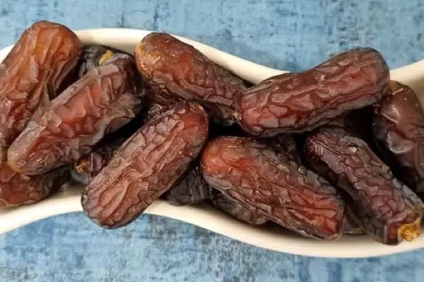 تصویر 3 از قیمت خرید خرما درجه یک پیارم اصل عمده به صرفه و ارزان