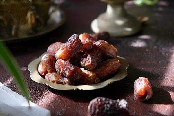 تصویر 2 از قیمت خرید خرما درجه یک پیارم اصل عمده به صرفه و ارزان