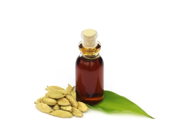 تصویر 1 از فروش عرق گیاهی هل + قیمت خرید به صرفه