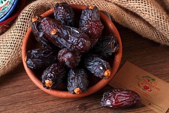 تصویر 1 از قیمت خرید خرما خشک سیاه + فروش ویژه