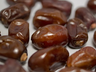 تصویر 4 از قیمت خرید خرما پیارم اصل + فروش ویژه