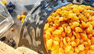 تصویر 2 از قیمت خرید کشمش تیزابی طلایی + فروش ویژه