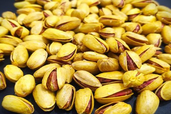 تصویر 1 از پسته اکبری سفید لوکس با طعمی فوق العاده و بی‌ نظیر