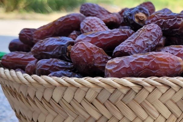 تصویر 1 از خرید خرمای درجه یک پیارم + قیمت فروش استثنایی
