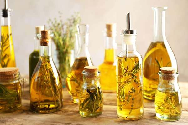 تصویر 1 از قیمت خرید روغن زیتون طارم با فروش عمده