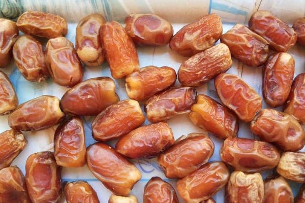 تصویر 2 از خرما زاهدی یسنا با بسته بندی بهداشتی