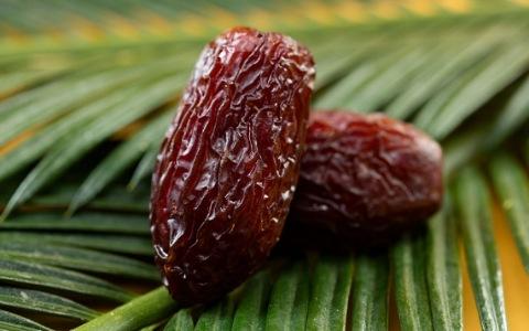 تصویر 2 از خرید خرما مجول صادراتی + قیمت فروش استثنایی