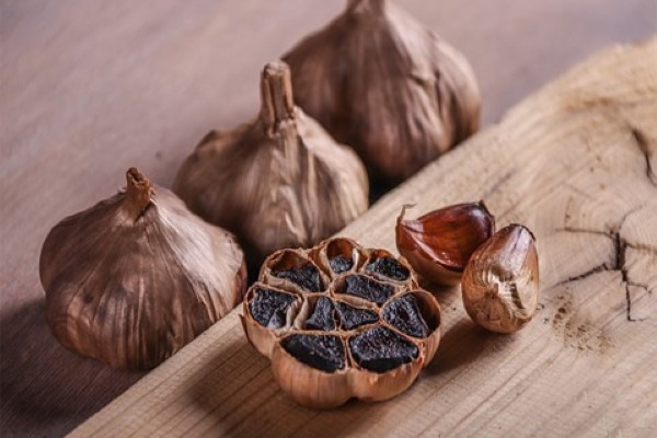 تصویر 1 از قیمت و خرید سیر سیاه فرآوری شده + فروش ارزان