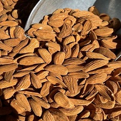 خرید مغز بادام مامایی + قیمت فروش استثنایی