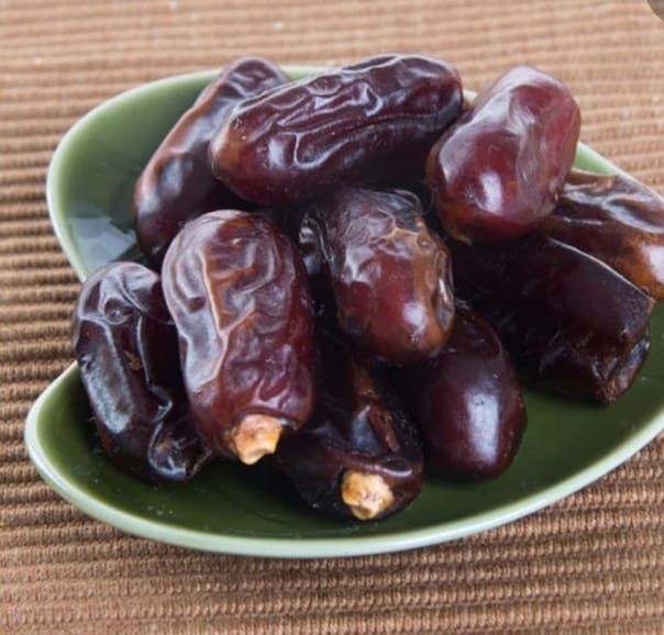 تصویر 2 از قیمت خرما مضافتی اعلا + خرید باور نکردنی