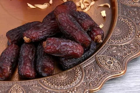 خرید خرما پیارم صادراتی + قیمت فروش استثنایی