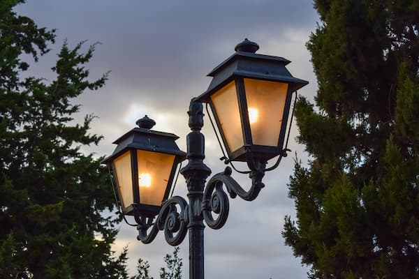 تصویر 3 از قیمت خرید پایه چراغ پارک عمده به صرفه و ارزان
