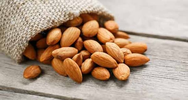 خرید بادام درختی + قیمت فروش استثنایی