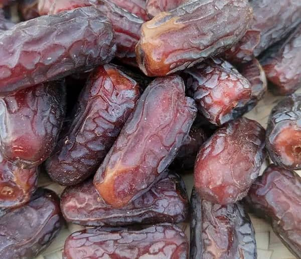 تصویر 2 از قیمت خرما پیارم صادراتی + خرید باور نکردنی