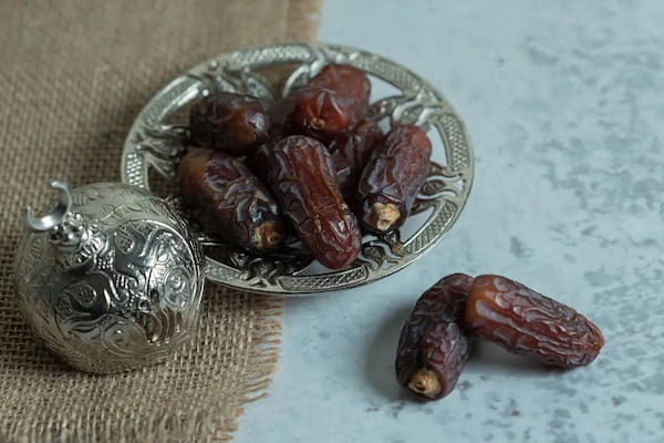 تصویر 3 از قیمت خرید خرما پیارم ممتاز + فروش ویژه