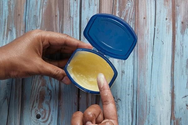 تصویر 4 از فروش وازلین سفید کننده دست + قیمت خرید به صرفه