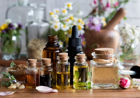قیمت اسانس گیاهی خوشبو با کیفیت ارزان + خرید عمده