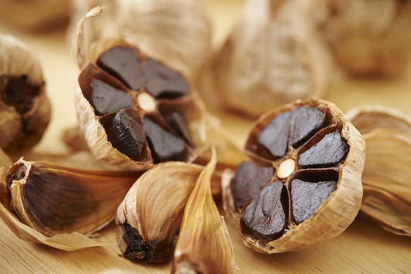 تصویر 1 از خرید سیر سیاه اصل کاویانی + قیمت فروش استثنایی