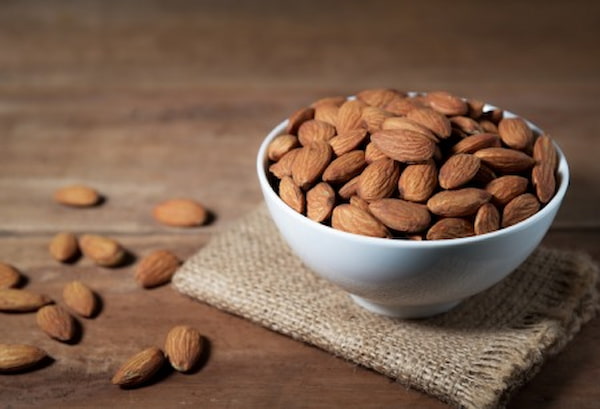 تصویر 1 از خرید بادام درختی خام + بهترین قیمت