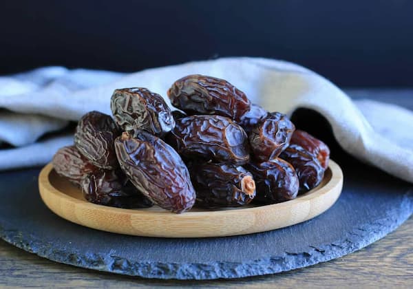 تصویر 2 از قیمت و خرید خرما خشک سیاه + فروش ارزان