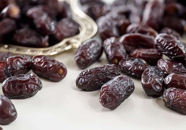 تصویر 4 از قیمت و خرید خرما خشک سیاه + فروش ارزان