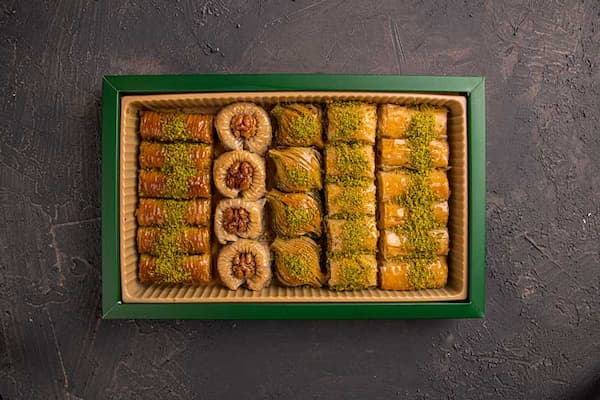 تصویر 5 از قیمت خرید باقلوا گردویی خانگی + فروش ویژه