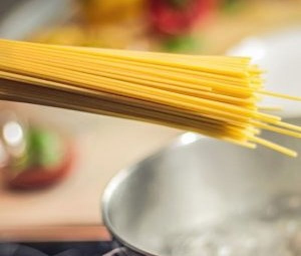 تصویر 5 از قیمت ماکارونی ۷۰۰ گرمی مانا با کیفیت ارزان + خرید عمده
