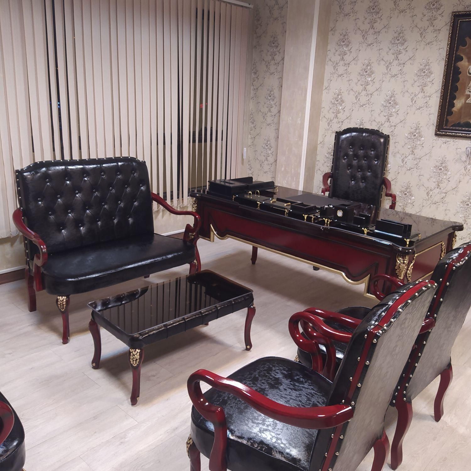 تصویر 4 از قیمت مبلمان کلاسیک اداری + خرید باور نکردنی