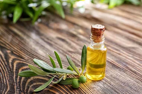 تصویر 2 از قیمت خرید عرق برگ زیتون اعلا + فروش ویژه