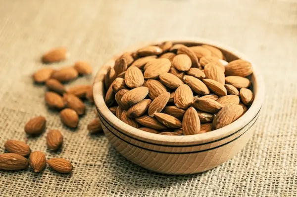 تصویر 3 از خرید بادام درختی مامایی + بهترین قیمت