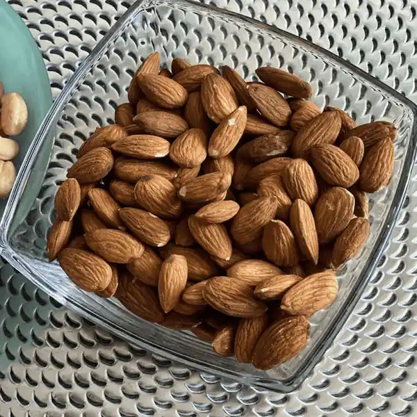 تصویر 1 از خرید بادام خشک مامایی + بهترین قیمت