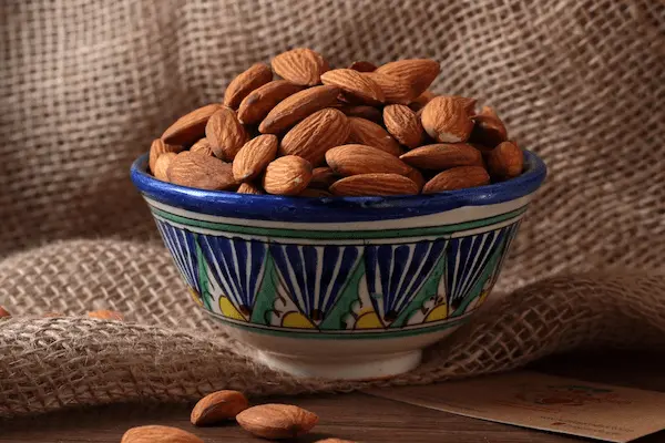 تصویر 1 از خرید بادام مامایی پوست کاغذی + بهترین قیمت