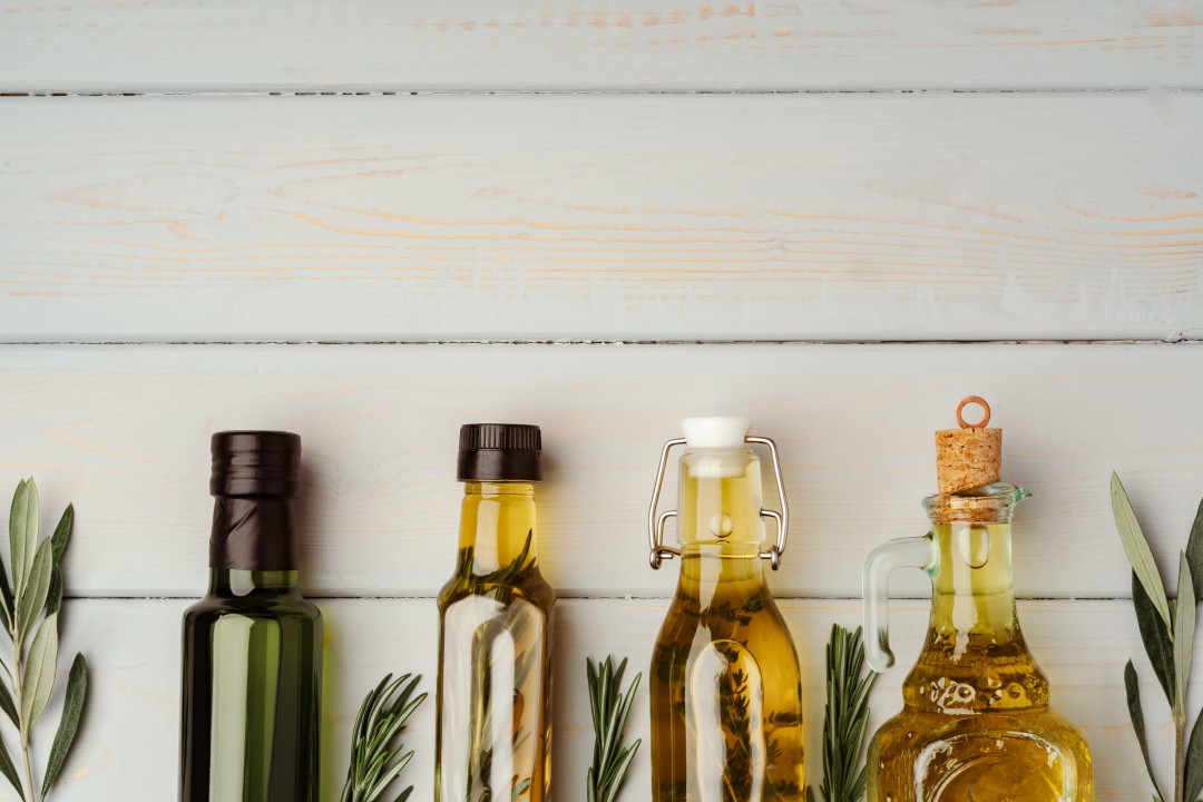 تصویر 1 از قیمت خرید روغن زیتون طارم + فروش ویژه