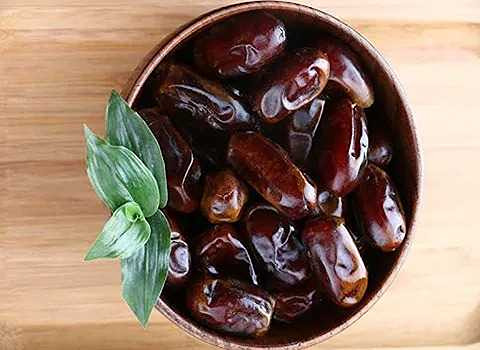 تصویر 4 از خرما کبکاب یسنا در بسته بندی های شکیل صادراتی
