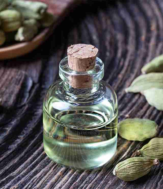 تصویر 5 از قیمت خرید عرق هل یک لیتری با فروش عمده